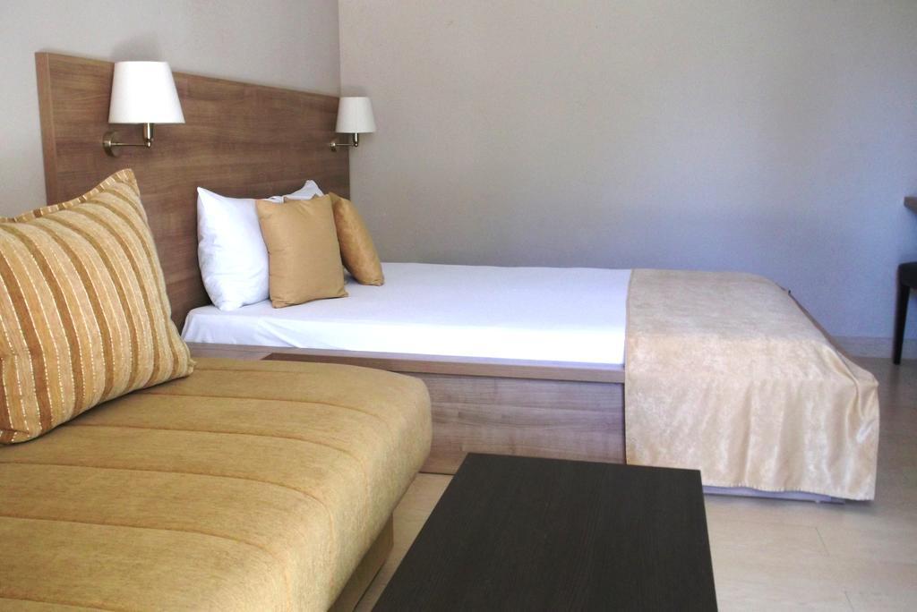 Vila V Lux Apartments Petrovac Екстериор снимка