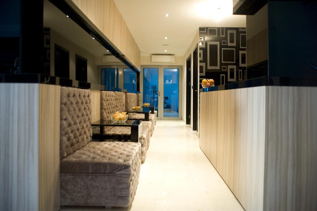 Vila V Lux Apartments Petrovac Екстериор снимка